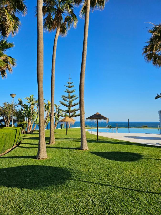 Summer House Duplex En La Playa Con Piscina Ferienhaus