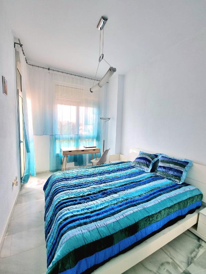 Summer House Duplex En La Playa Con Piscina Vakantiehuis Benalmádena